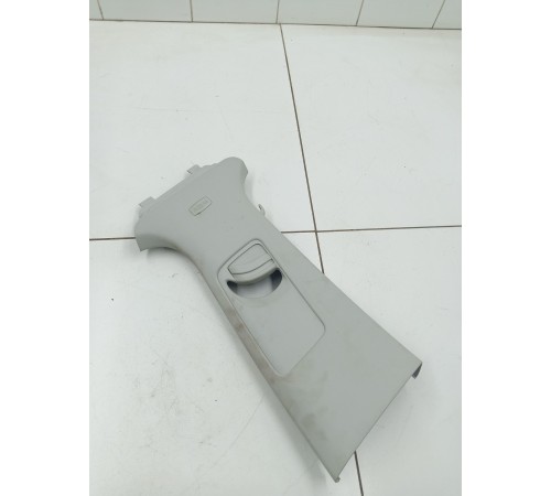 Обшивка центральной стойки правая верхняя