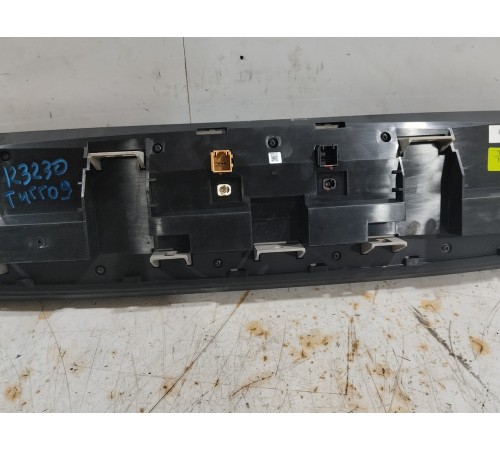 Панель приборов информационный дисплей