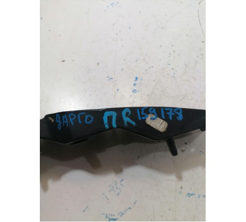 Кронштейн переднего бампера правый