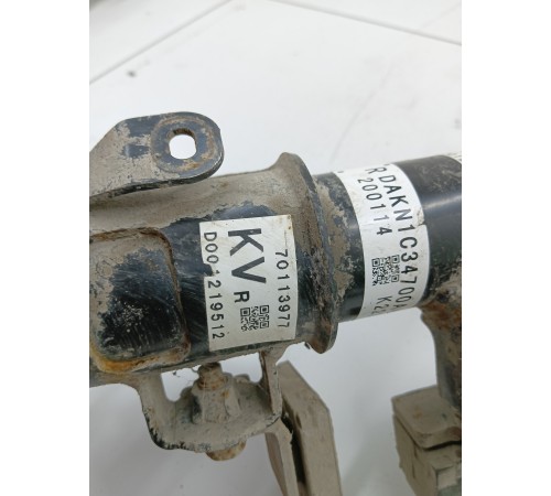 Амортизатор подвески передний правый в сборе