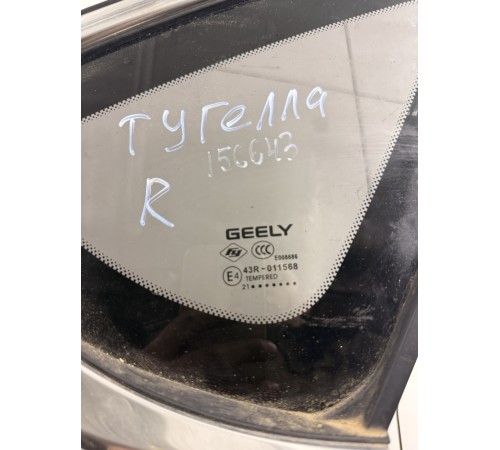 Глухое стекло заднее правое