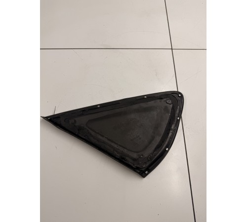 Глухое стекло заднее правое