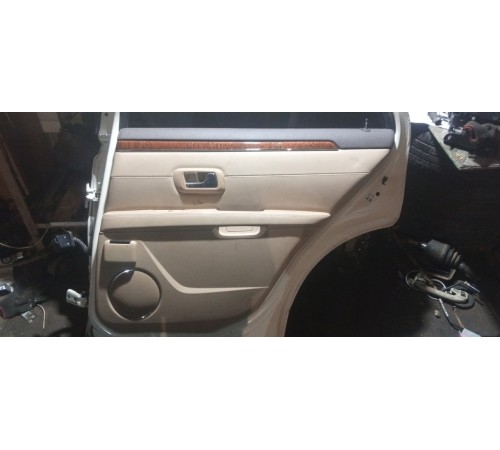 Обшивка двери задней правой