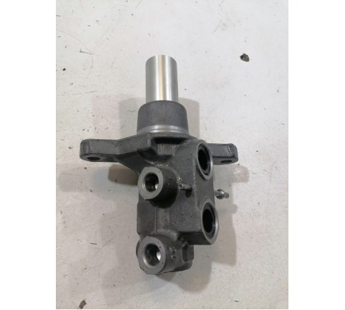 Главный тормозной цилиндр