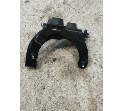 Крепление вакуумного насоса