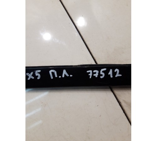 Накладка лобового стекла (левая)