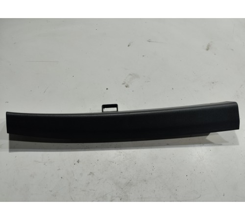 Обшивка стойки центральной правой