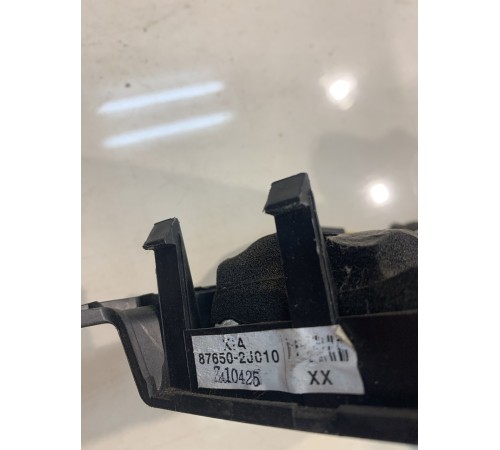 Уголок двери (с динамиком) (передний, левый)