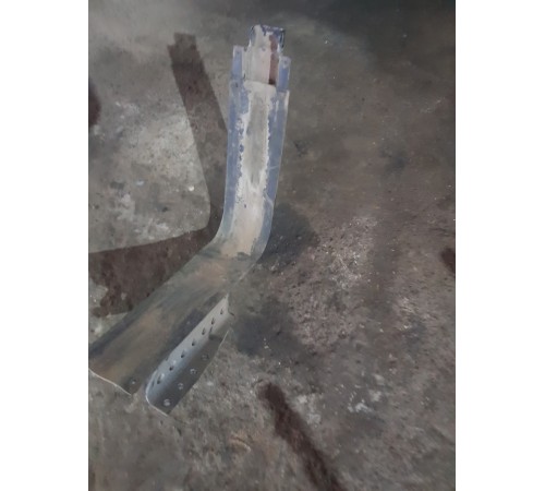 Кронштейн крепление топливного бака