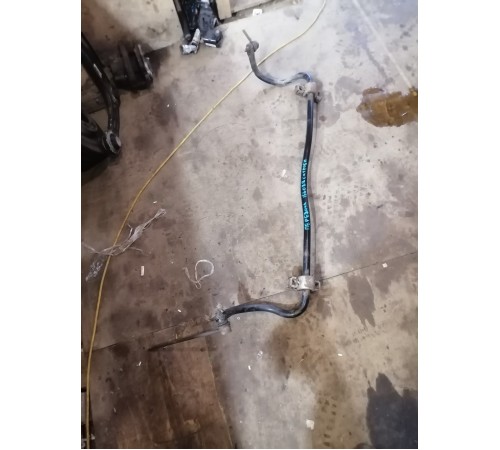 Стабилизатор передний