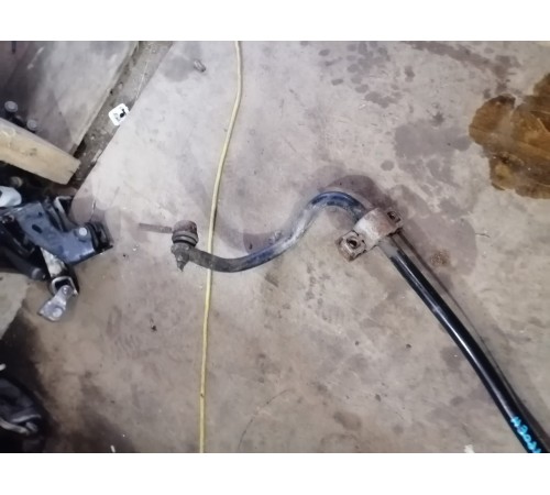 Стабилизатор передний