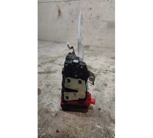 Замок двери Задней левой