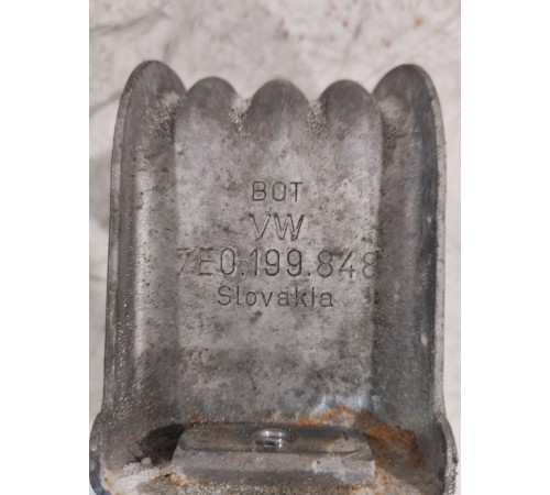 Подушка двигателя передняя