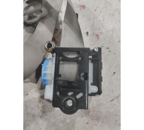 Ремень безопасности (передний правый)