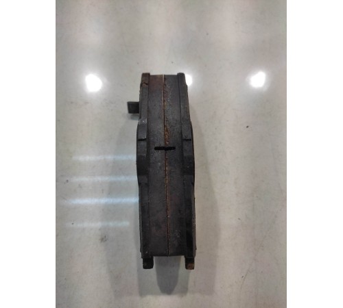 Тормозные колодки (передние левые)