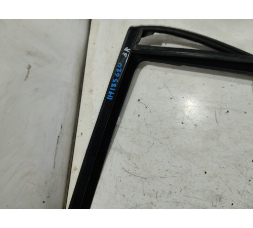 Уплотнитель стекла задний правый