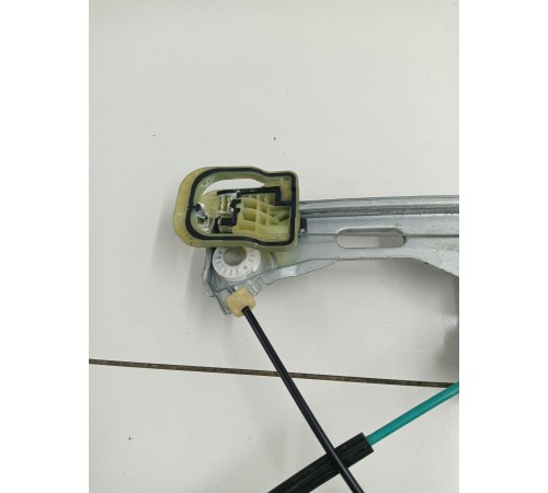 Стеклоподъёмник передний правый