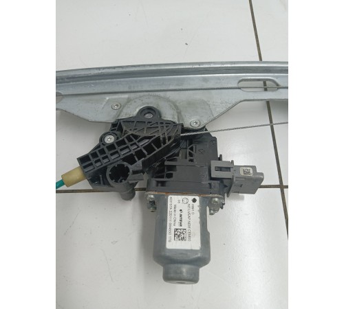 Стеклоподъёмник передний правый