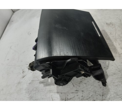 Бардачок центральной консоли