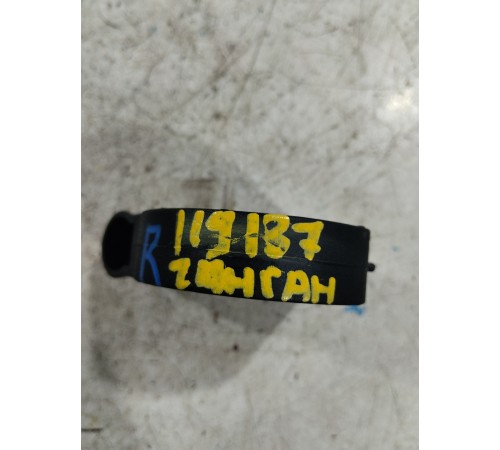 Кронштейн радиатора правый