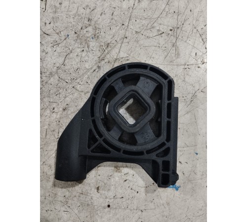 Кронштейн радиатора правый