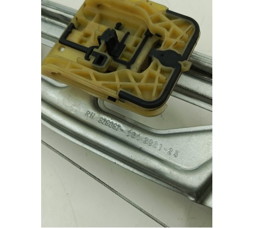 Стеклоподъемник двери передний правый