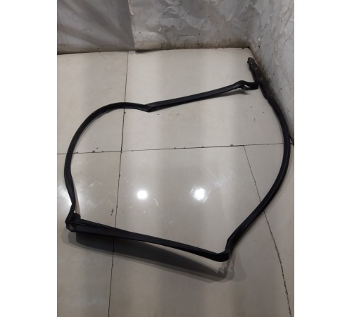 Уплотнитель двери (задний, левый)