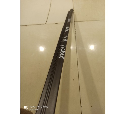 Уплотнитель стекла нижний внутренний (задний правый)