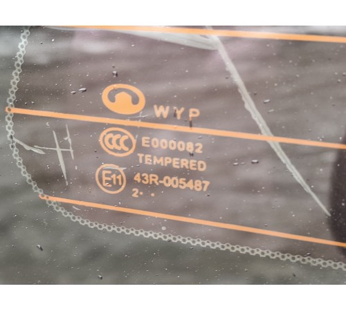 Стекло заднее