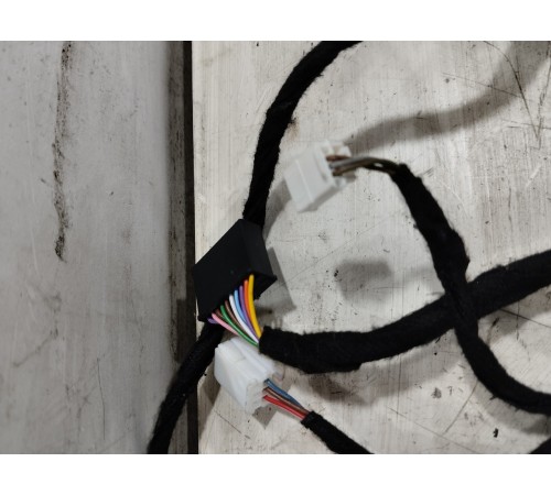 Электропроводка двери передняя левая