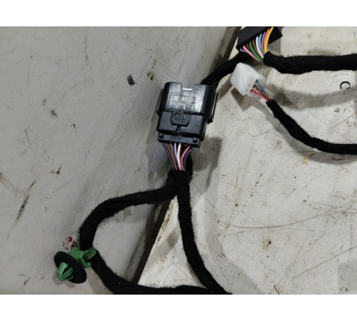 Электропроводка двери передняя левая