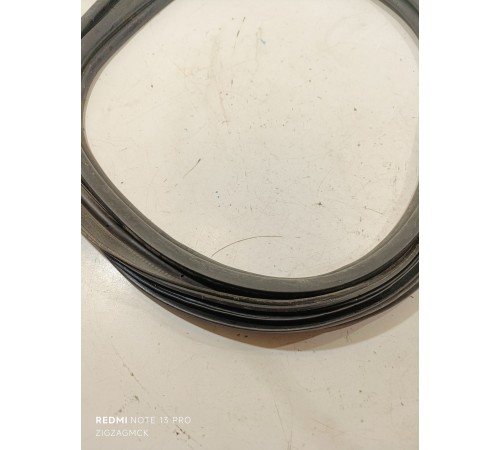 Уплотнитель багажника