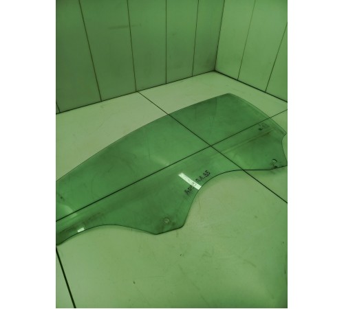 Стекло двери переднее левое