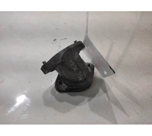 Фланец системы охлаждения двигателя