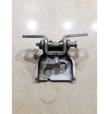 Петля двери (передняя, правая, нижняя)