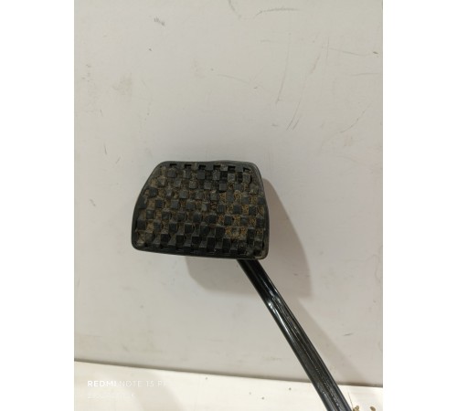 Педаль тормоза