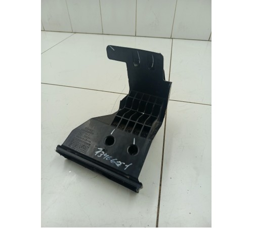 Крепление аккумулятора АКБ