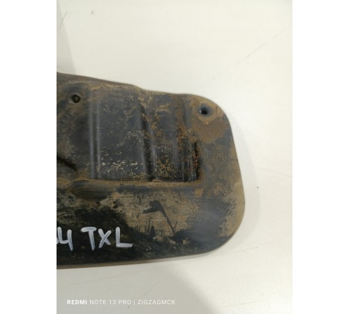 Брызговик передний левый