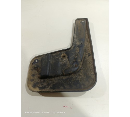 Брызговик передний левый