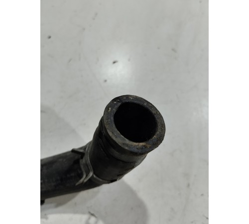 Патрубок системы охлаждения