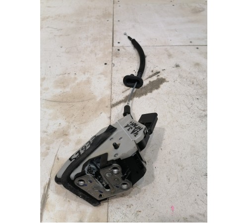 Замок двери задней левой