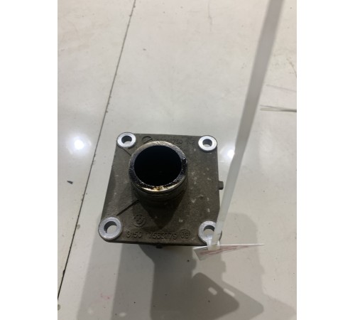 Кронштейн полуоси правый