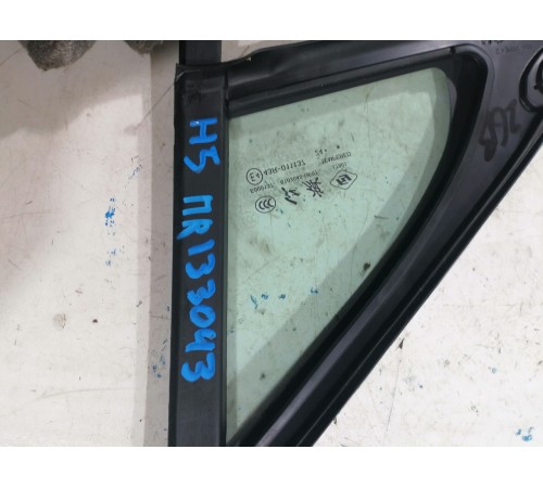 Форточка двери передняя правая