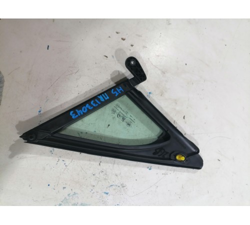 Форточка двери передняя правая