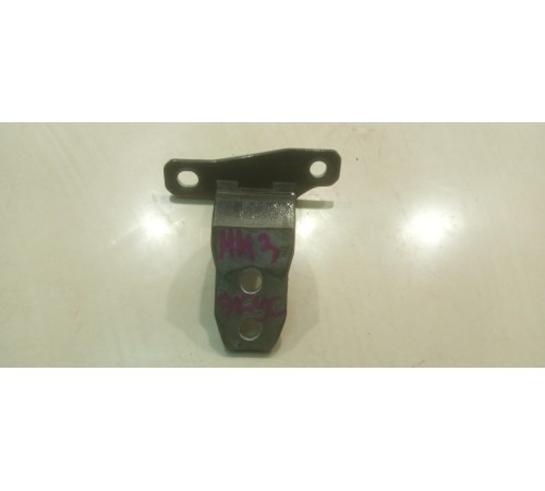 Петля двери (передняя, правая, нижняя)