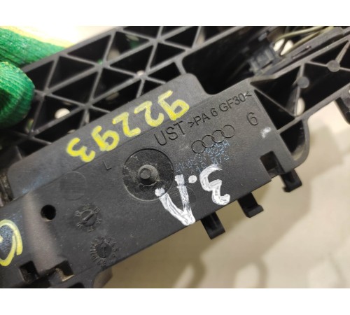 Ручка двери (задняя левая внешняя)