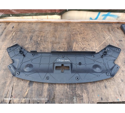 Накладка переднего бампера верхняя