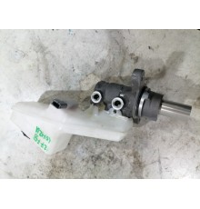 Главный тормозной цилиндр с бачком