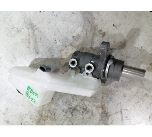 Главный тормозной цилиндр с бачком