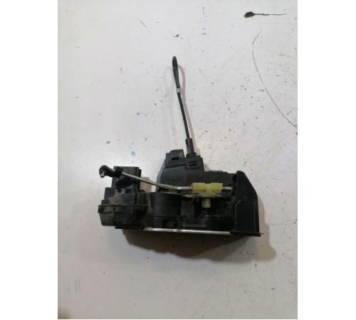 Замок крышки багажника